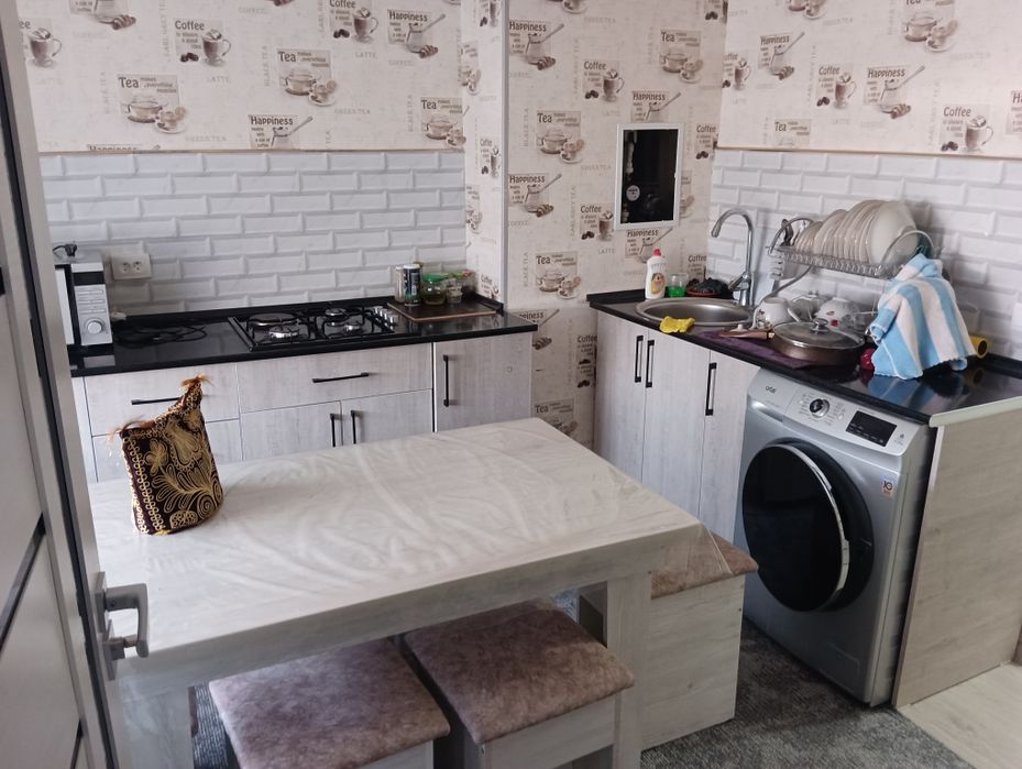 Продается 1-комнатная квартира,переделанная в 2-комнатную