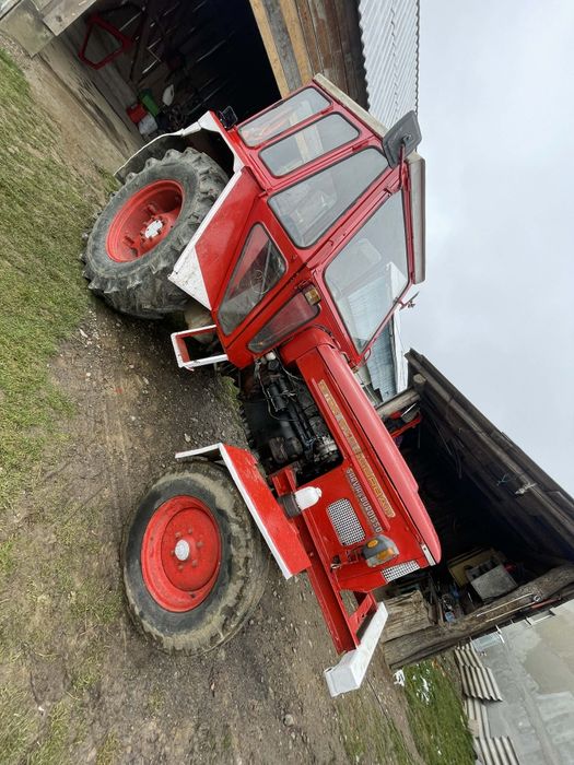 Vând tractor zetor 5711