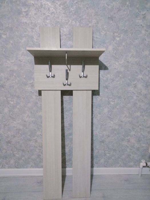 Вешалка в прихожую