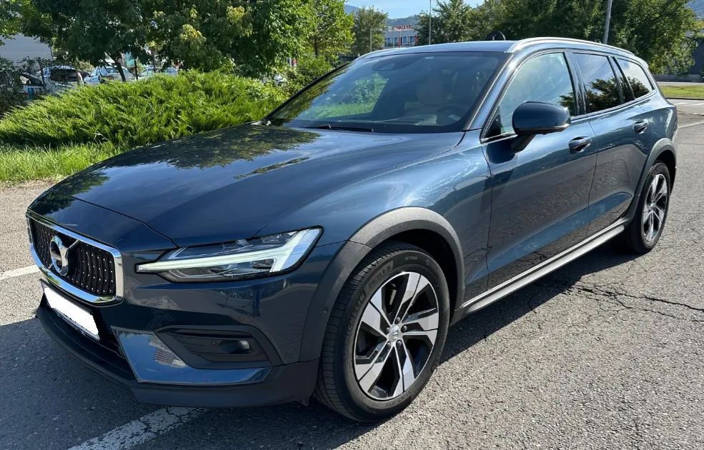 Volvo V60 Volvo V60 Cross Country 4x4, B4, MHEV - motor nou cu garantie