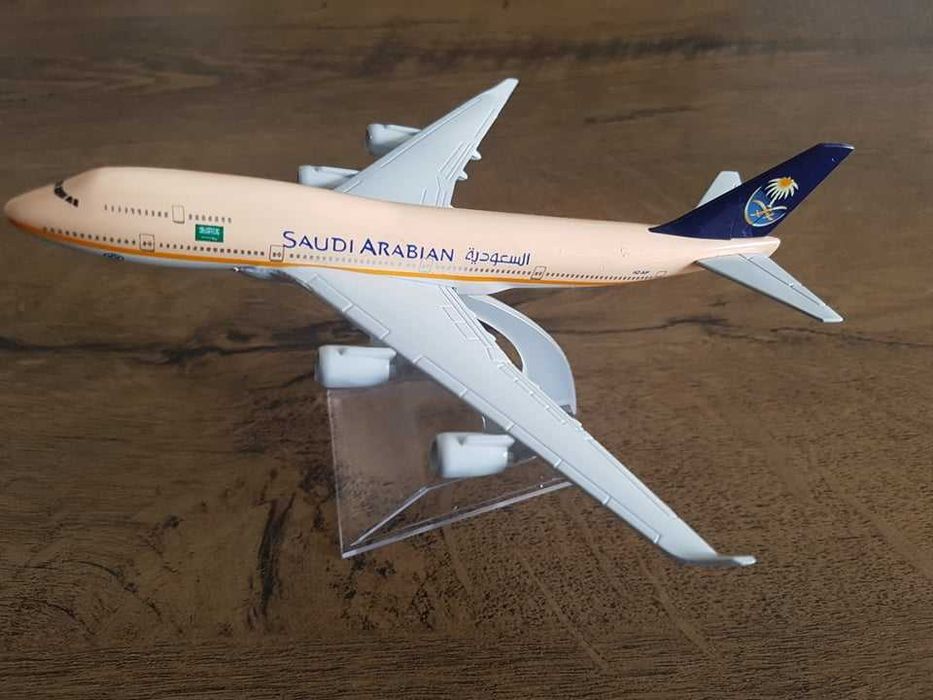 Macheta metalica de avion de la 74 companii ariene | Decoratie
