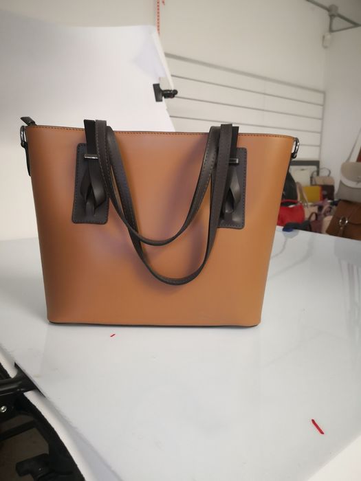 Vând Genti 100% Piele - Made in Italy -model afacere la cheie