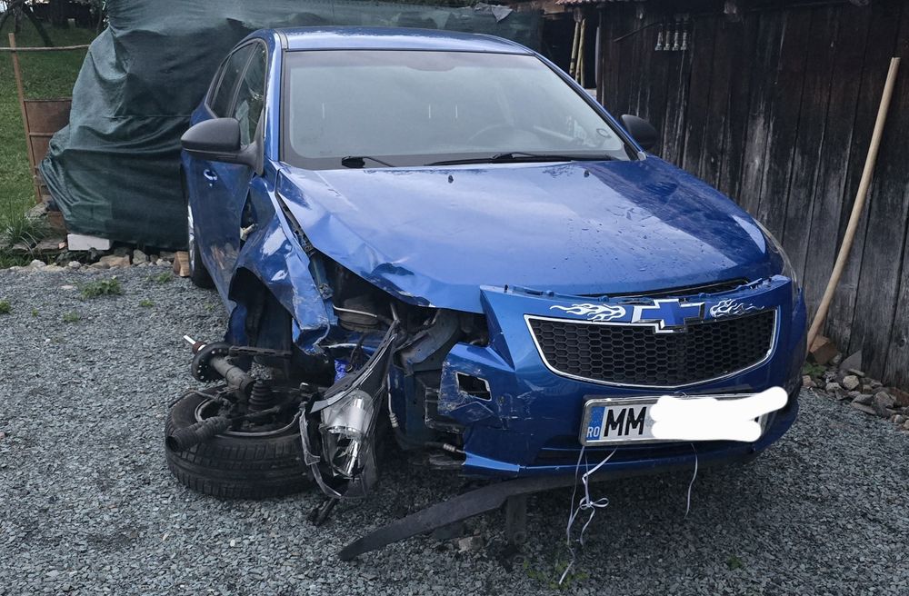Vand Chevrolet Cruze 1.8 benzina + gpl avariat