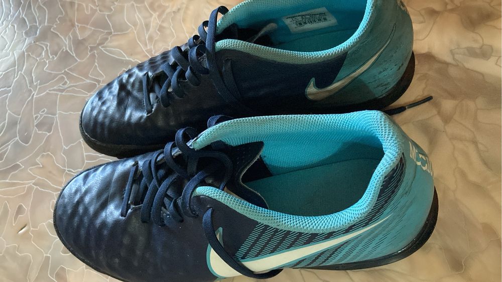 Продам кроссовки Nike оригинал
