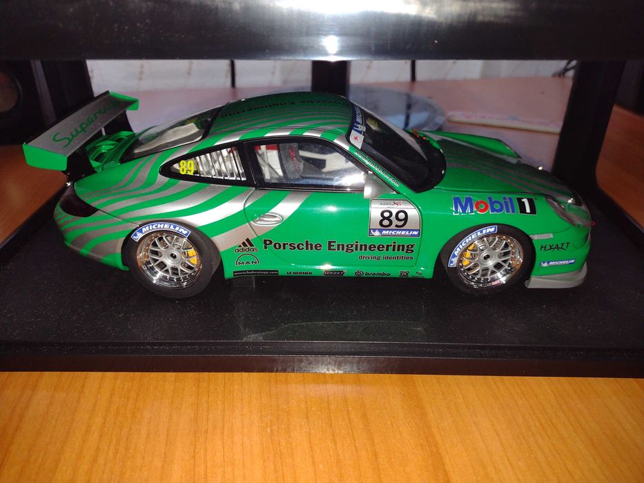 Machetă AUTOart . 1:18 .Bugatti Veyron  ,  Porsche. Produse Noi