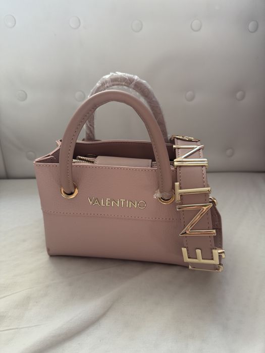 Valentino чисто нова чанта