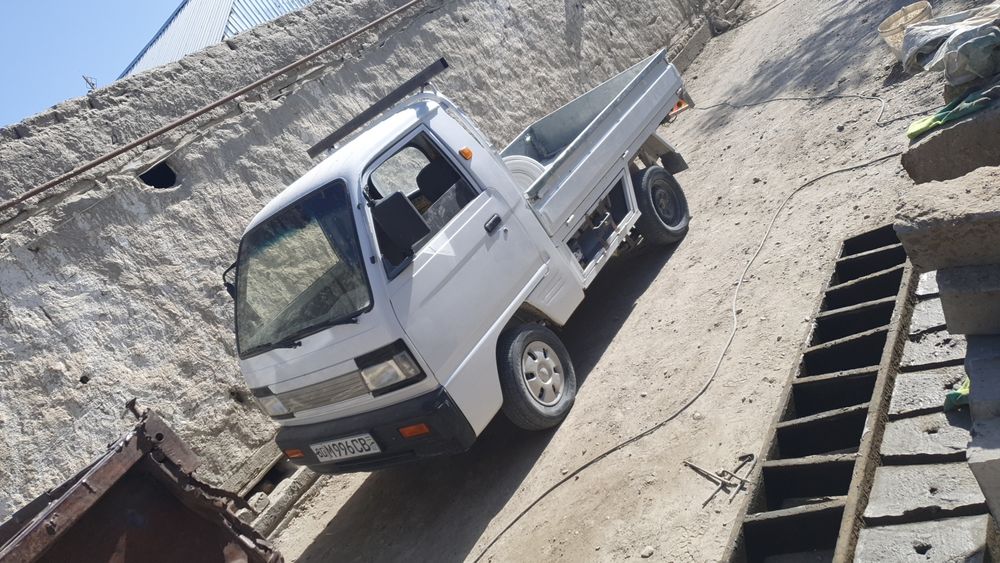 Damas labo sotiladi