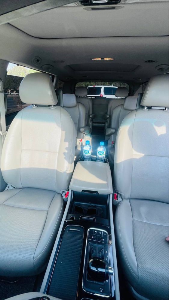 Kia carnival sotiladi