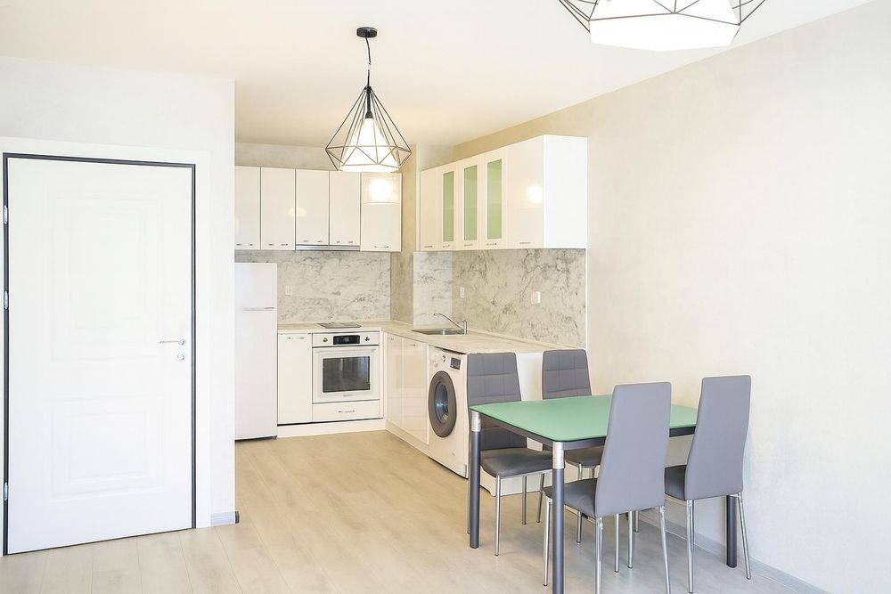 Светъл ДВУСТАЕН апартамент в затворен комплекс в кв. Южен