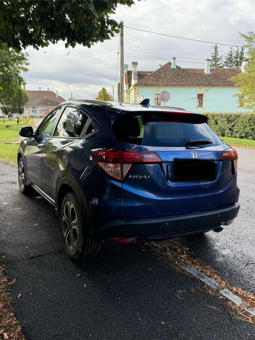 Honda HR-V 1.5 i - V tec Executive  Automatic -Panoramic -navi -camera