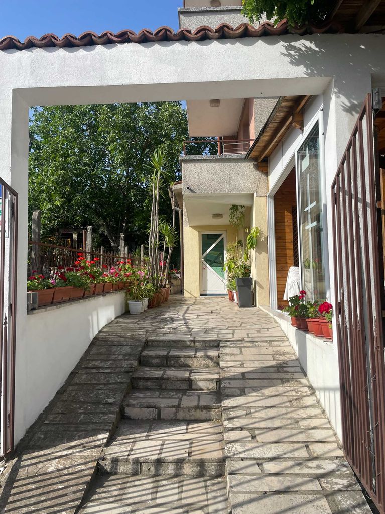 Дава се под наем Къща в Черноморец - 400 кв.м за 35.7 € - Снимка #16
