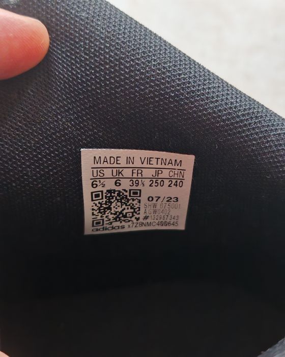 Маратонки адидас 39 номер