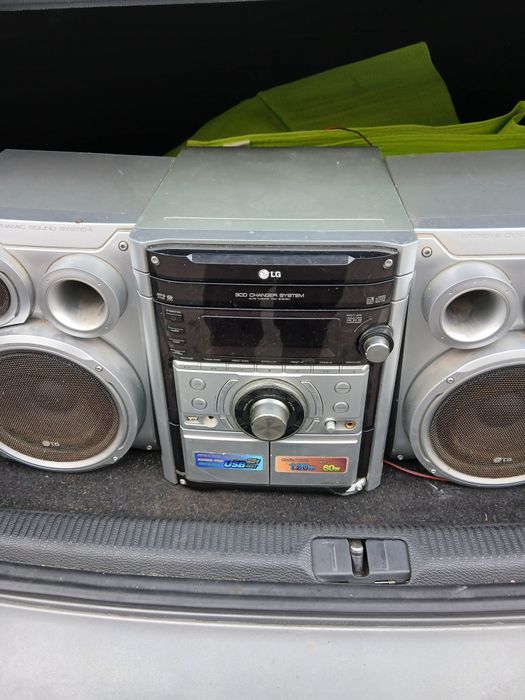 Combina muzicala LG la un preț foarte avantajos