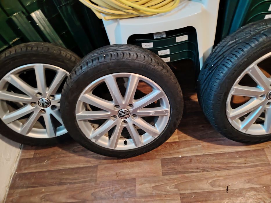 Продавам 5 Гуми Uniroyal с джанти към тях