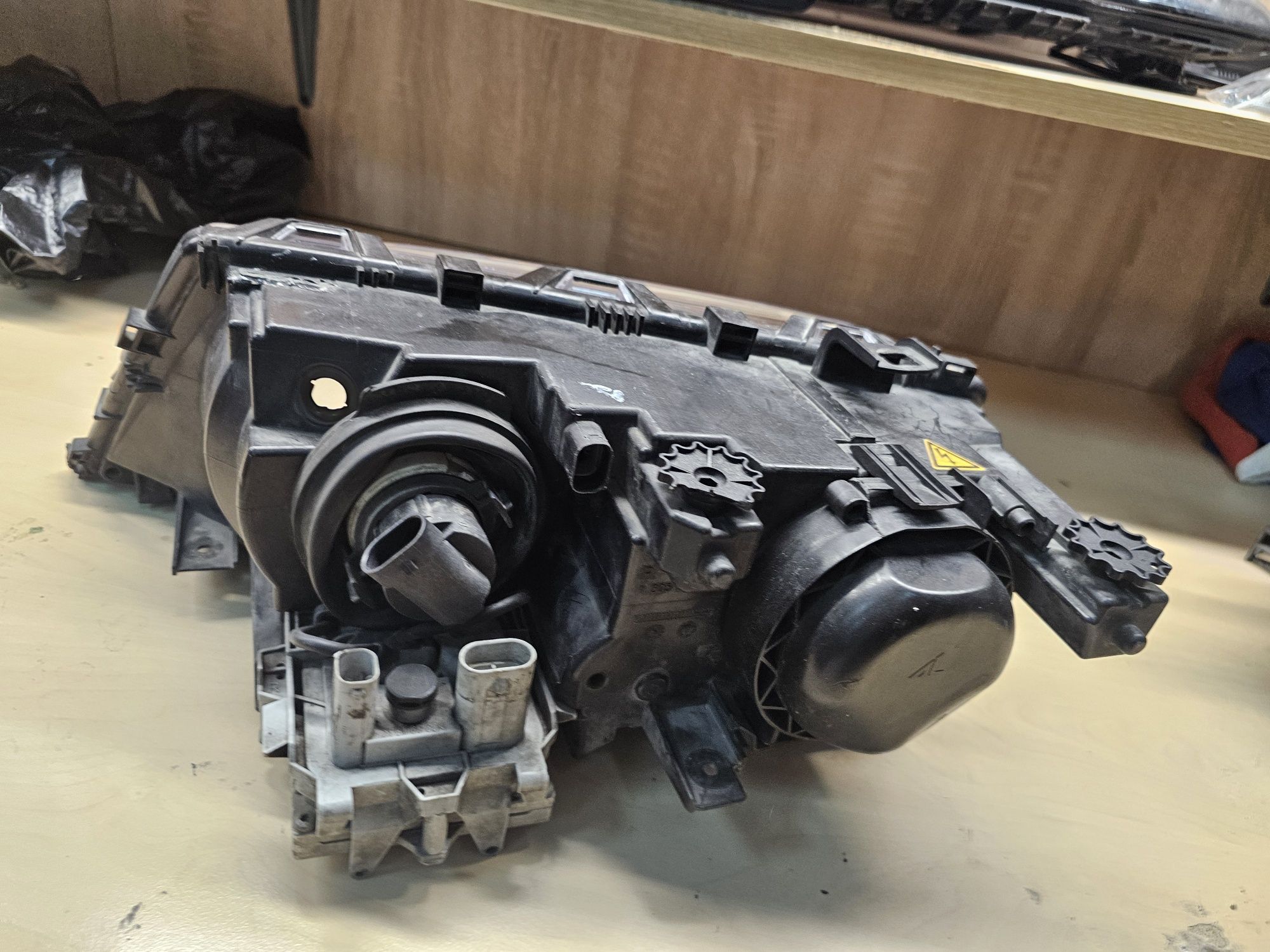 Рециклирани фарове за BMW E46 Bixenon reciklirani farove бмв е 46