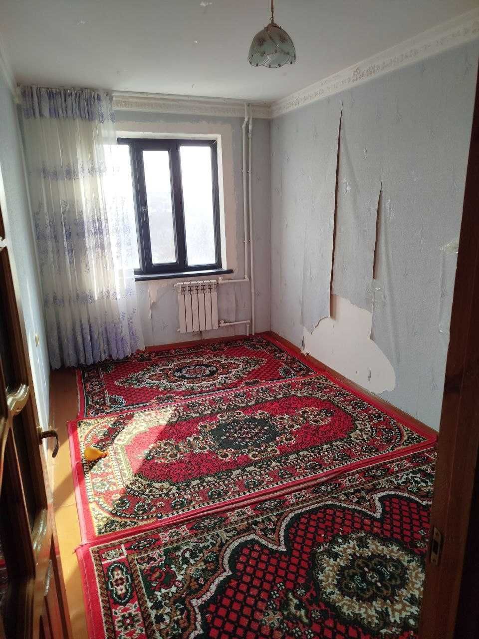 срочно 3 хонали квартира сотилади 8 мактаб Гуливер