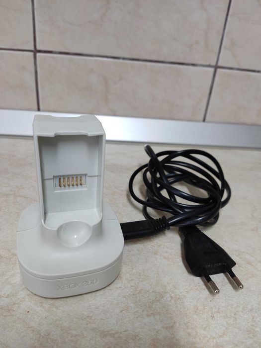 Încărcător pentru acumulatori maneta xbox 360