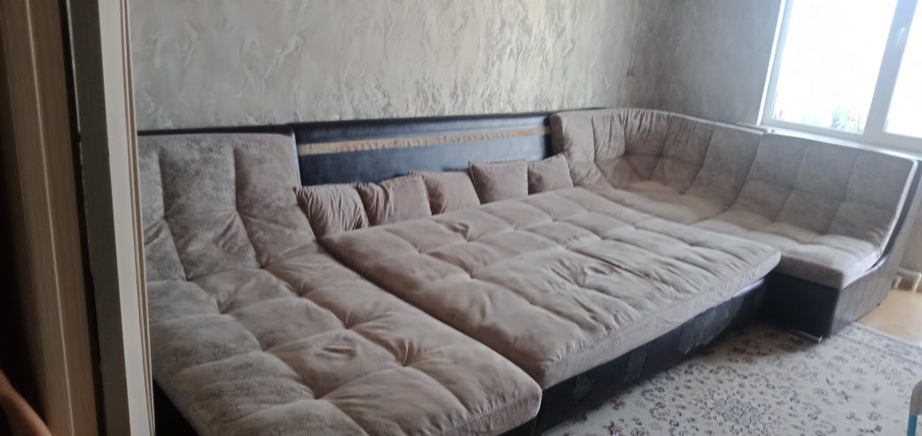 Продам большой, удобный диван!