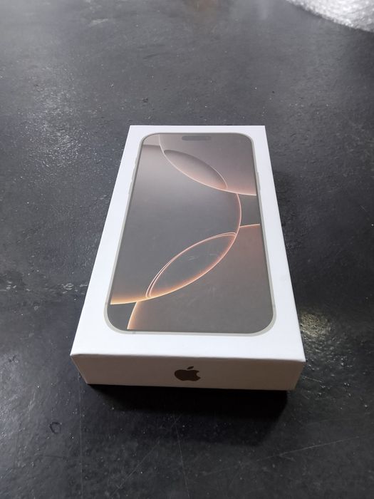 Продам Iphone XR в корпусе Iphone 16 pro