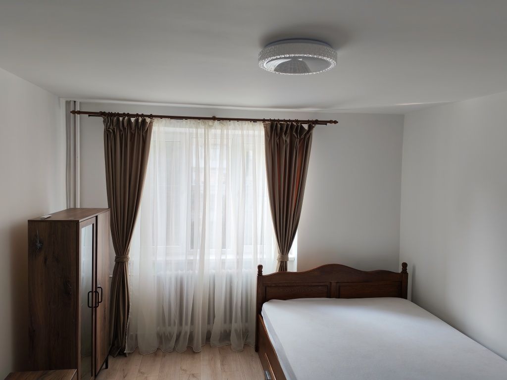 Închiriem apartament cu 2 camere, etajul 1, str. Universității
