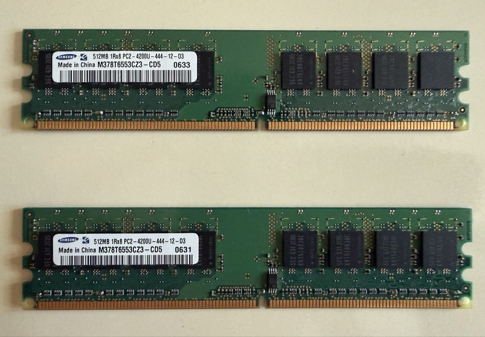 Kit 1 GB (2 x 512 MB) memorie RAM DDR2, PC2-4200U, pentru desktop