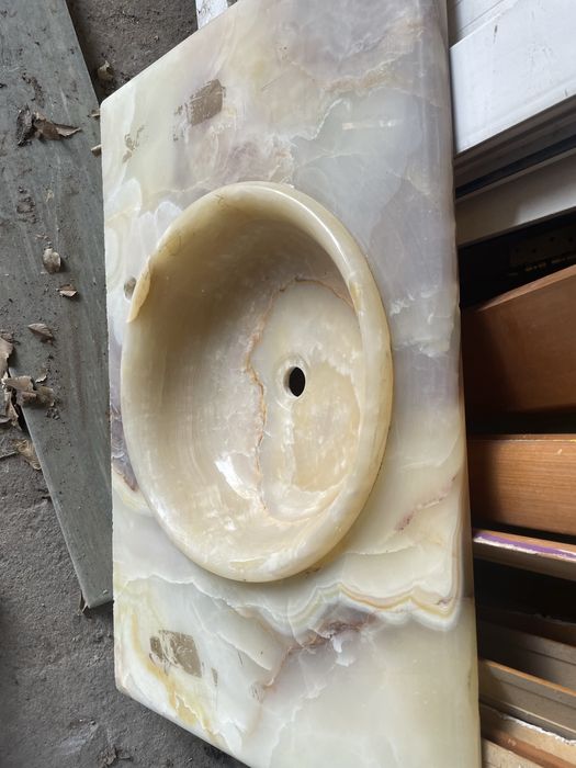 Мраморная раковина цельная из оникса