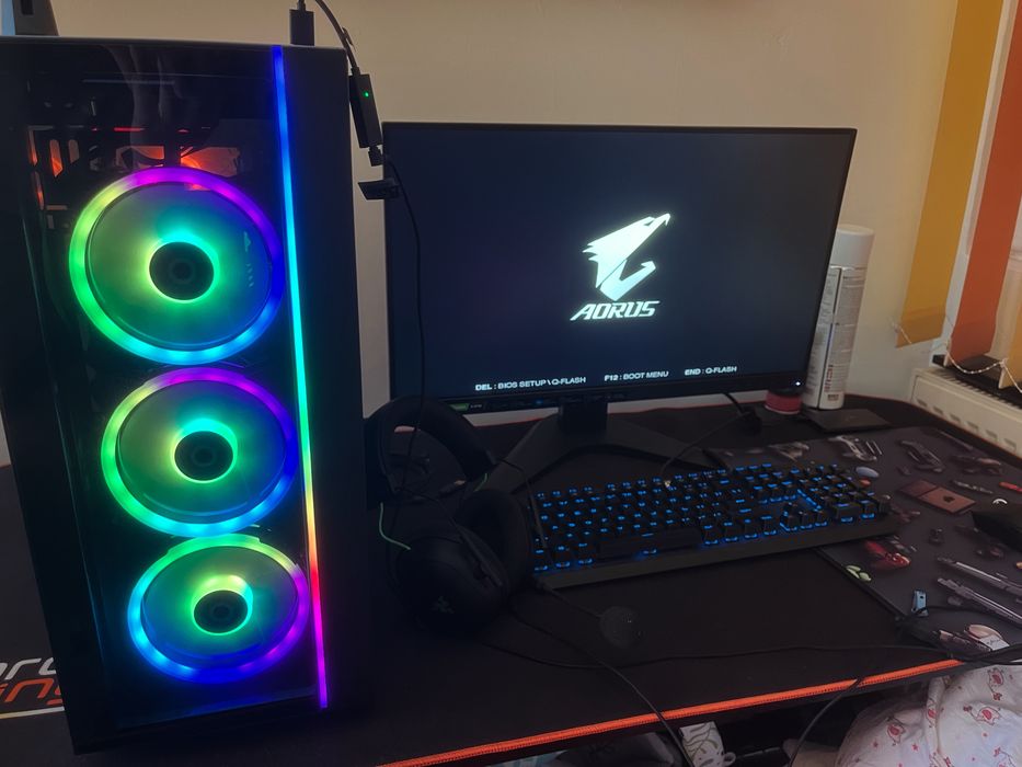 PC Gaming High-End + Monitor + Periferice + Birou Complet