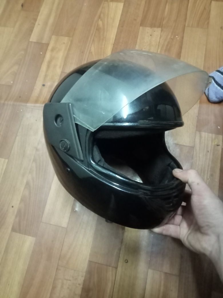 Продам шлем для байка