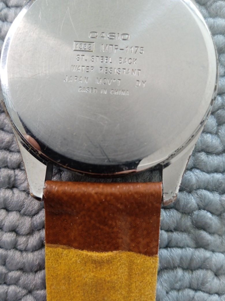 Ръчен часовник CASIO