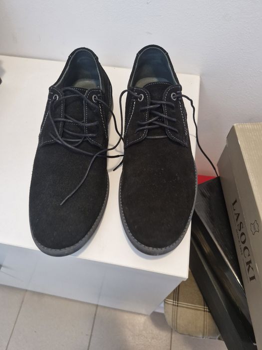 Vând pantofi din piele întoarsă ecologica