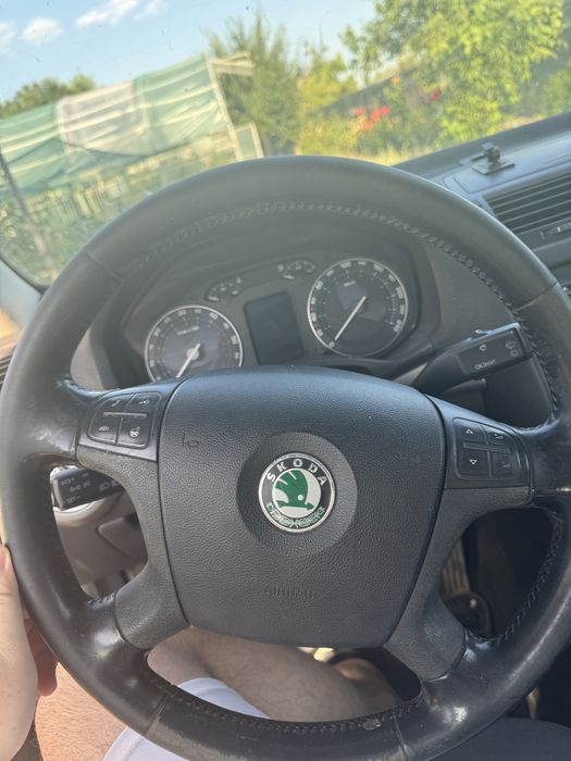 Vand skoda octavia 2 avariat