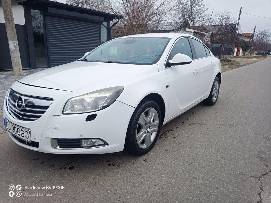 Dezmembrez Opel insignia 2010 2.0 benzina 220 HP avariat