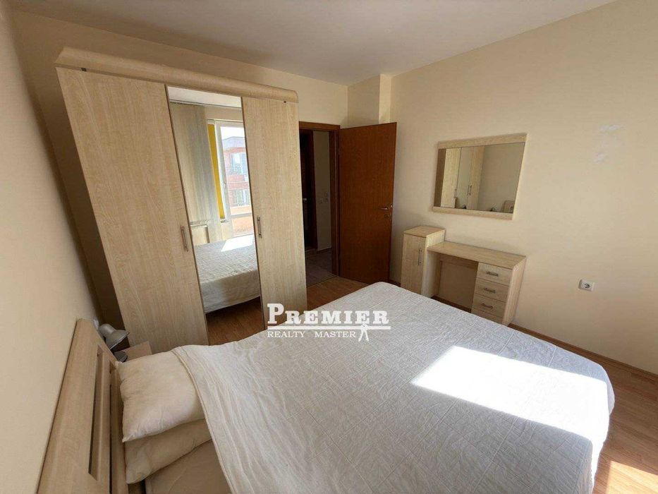 Тристаен апартамент в много добре поддържан комплекс