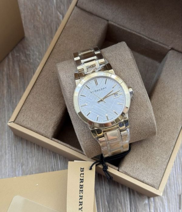Часы новые ! Оригинал ! Burberry The City 34мм