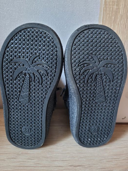 Продается детская сапожка