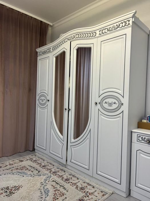 Продам спальный гарнитур