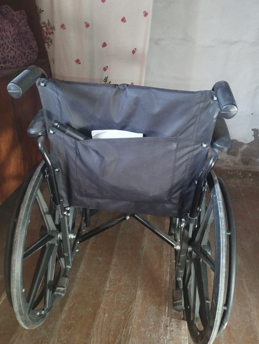 Продам инвалидную коляску новую
