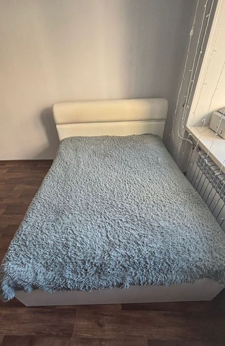Продам кровать полуторку