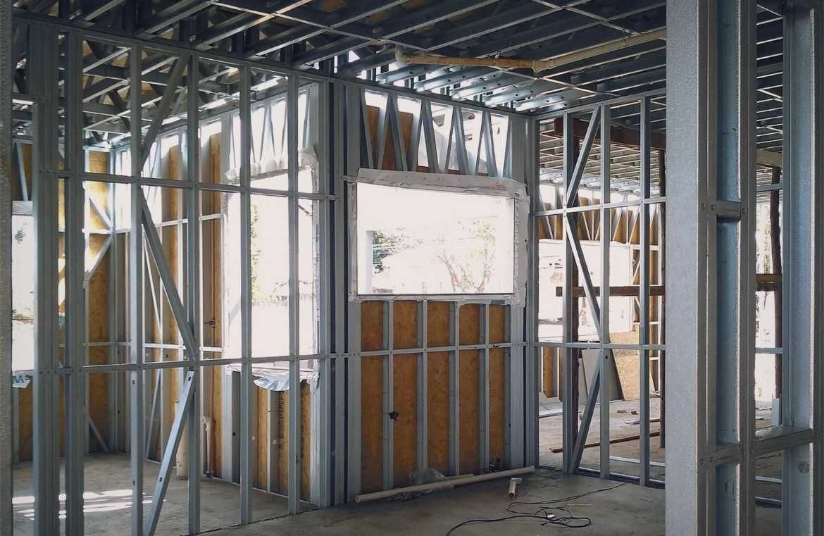 Готови външни и вътрешни стени конструкции сухо строителство за сгради