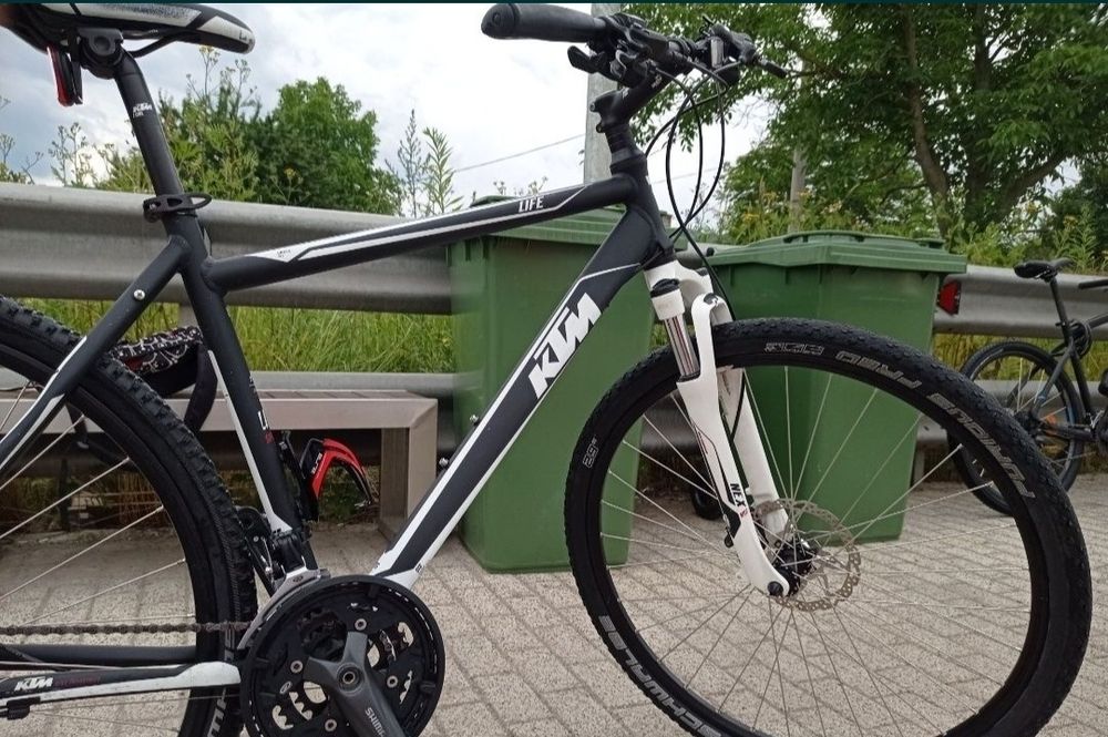 De vînzare bicicleta KTM, cu roti pe 29', frane hidraulice, schimbător