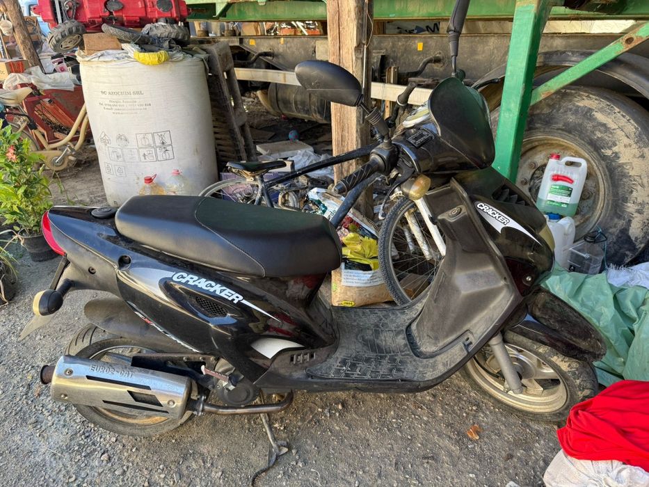 Scuter Crachcker