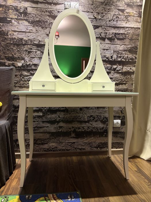 тоалетка с огледало IKEA