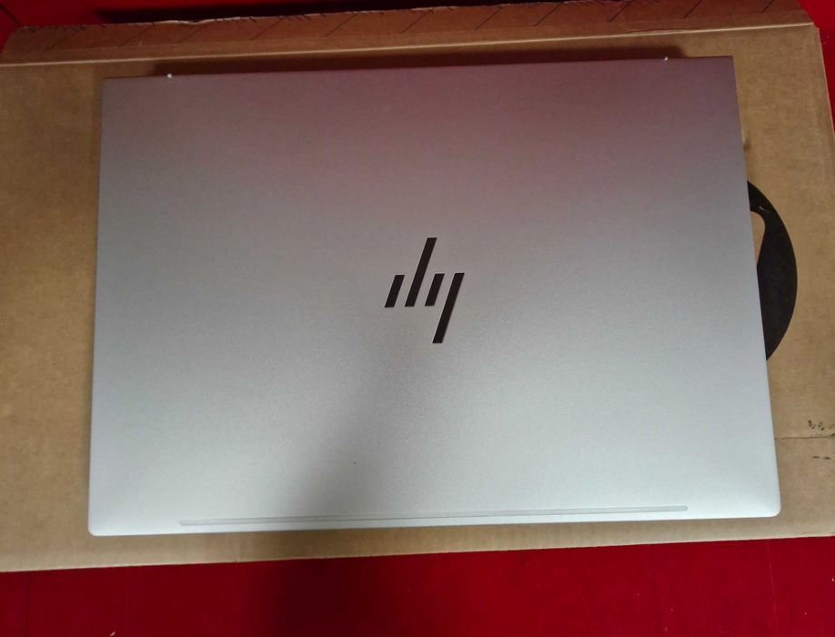( B46185.7 / Ag28 Doi Baieti ) Laptop HP / Ultra 7 - Garantie 2 ani !