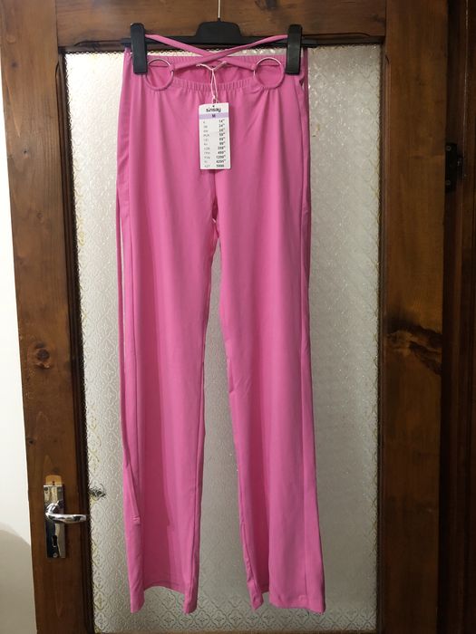 Pantaloni noi Sinsay