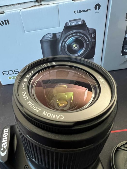 Canon EF-S 17-55mm f/2.8 IS USM