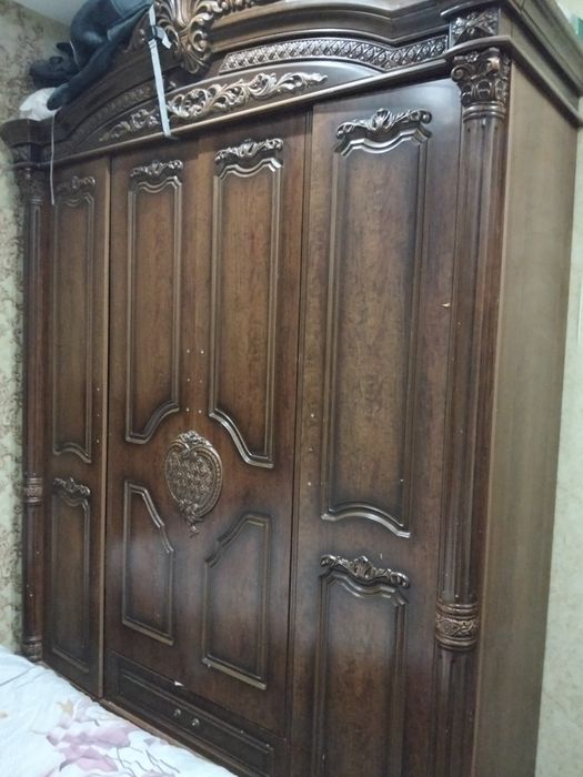 Mebilla sotiladi naxtka