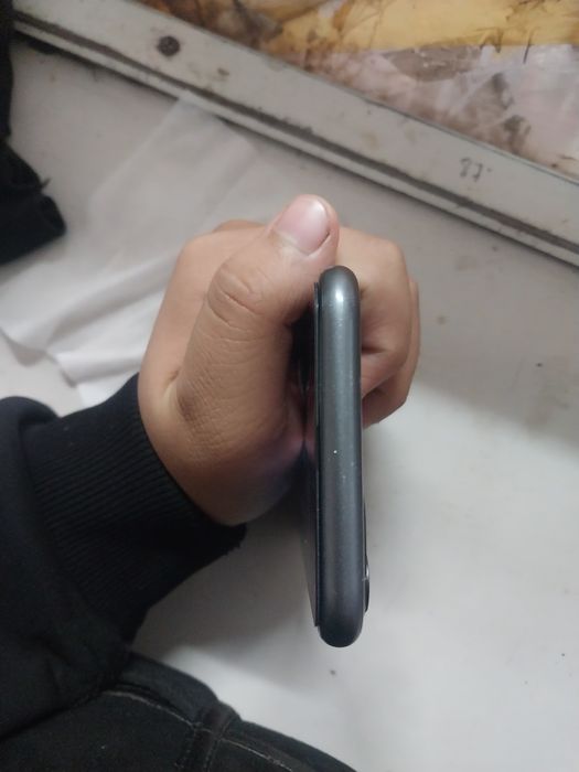 Айфое 11 Продам .