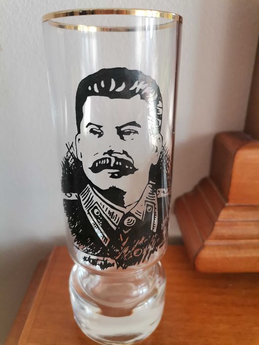 Сталин-сервиз от пет стъклени чаши