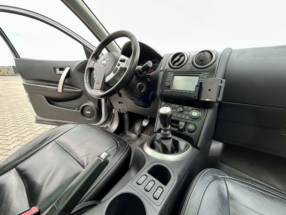 Nissan Qashqai 7 LOCURI exclusiv 2.0dci-2011- Rate-Tbi-Bt direct-Mogo