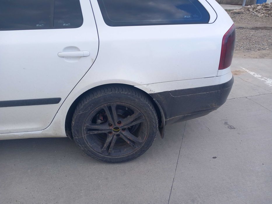 Vând jante R17 cu tot cu cauciucuri